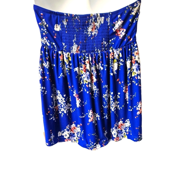 TORRID Plus Size Angelica Floral Blue Sheer Sleeveless Twisted Front Halter Top - Picture 9 of 15